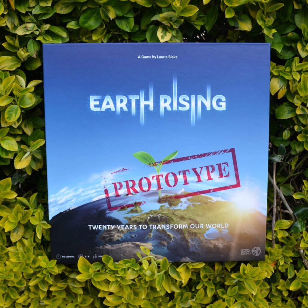 Earth rising box in a hedge