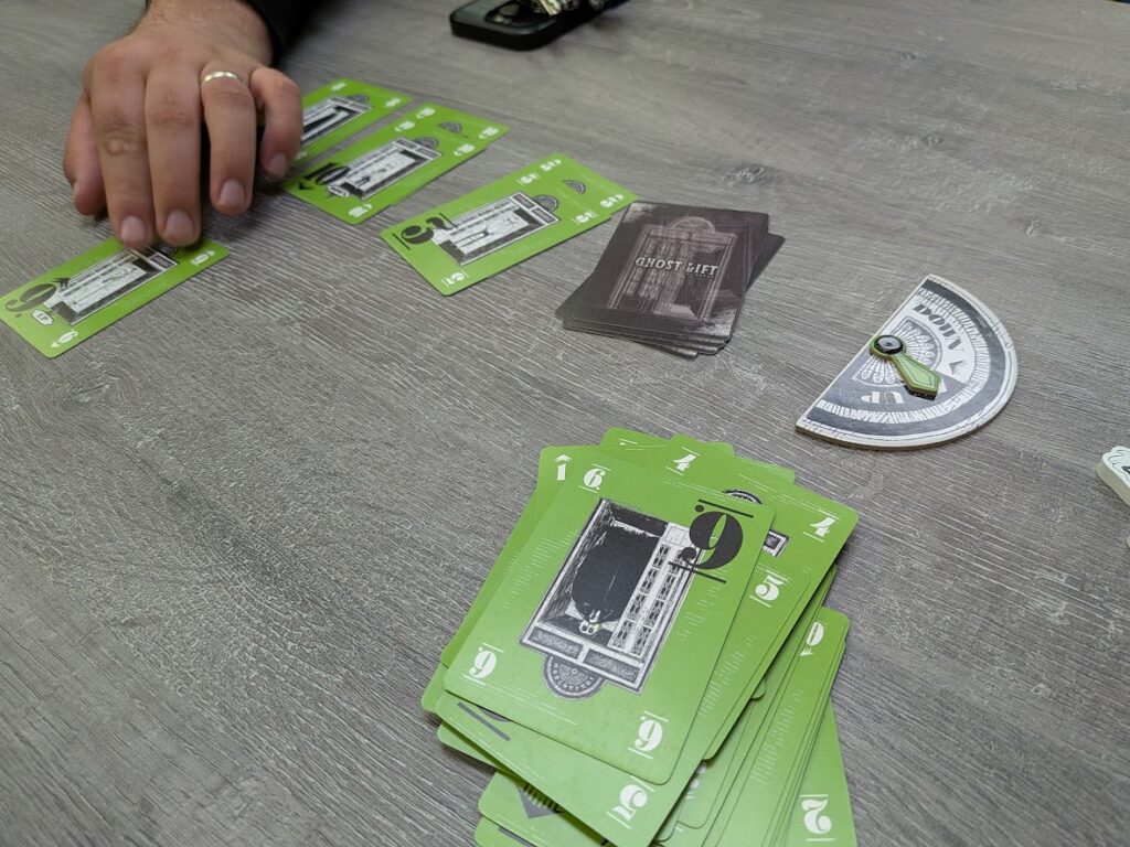 A picture of the card game ghost lift being played
